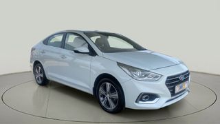 Hyundai Verna 2017-2020 Hyundai Verna CRDi 1.6 AT SX Plus