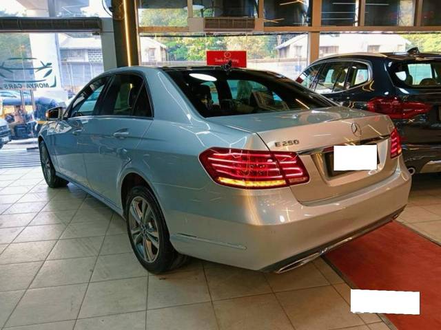 https://images10.gaadi.com/usedcar_image/3908381/original/processed_5eee0be0e3f62350abb4c96208c7ddc4.jpg?imwidth=6401