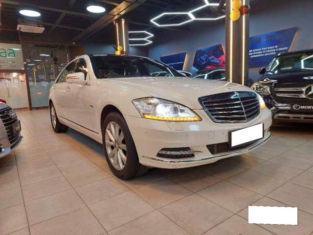 https://images10.gaadi.com/usedcar_image/3908403/original/processed_96cf012f15c9dd89357e639e2ccef59d.jpg?imwidth=6400