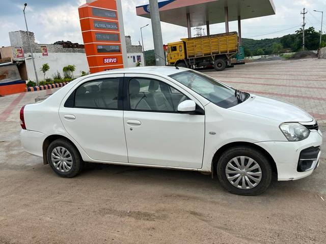 https://images10.gaadi.com/usedcar_image/3909519/original/processed_6e0e02dc224f471516de8e19fb00452e.jpg?imwidth=6400