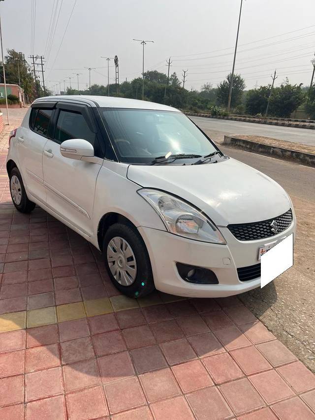 https://images10.gaadi.com/usedcar_image/3909535/original/processed_cc169876e08008b0bcc4b7b38beaed53.jpg?imwidth=6400