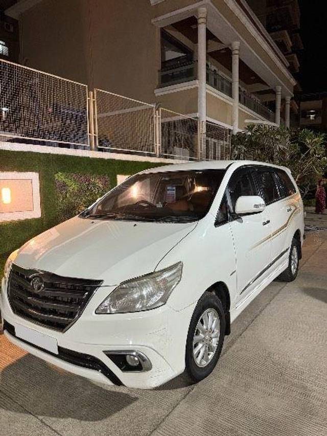 https://images10.gaadi.com/usedcar_image/3914058/original/processed_99a2ffe0-ccae-4239-9d13-37d6317a0f4b.jpeg?imwidth=6401