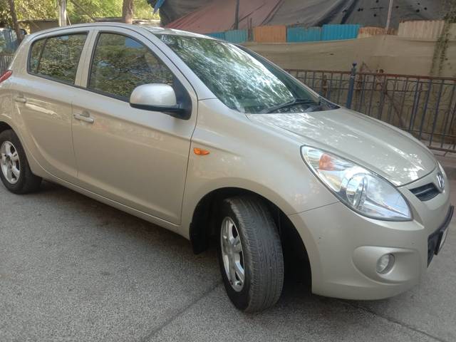 https://images10.gaadi.com/usedcar_image/3915090/original/8721601f7f67ef06ef7e7d721554b1b5.jpg?imwidth=6401