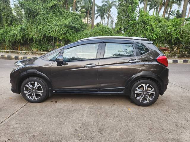 https://images10.gaadi.com/usedcar_image/3917160/original/98ec5b90df1f12cb555d23381edf9a01.jpg?imwidth=6402