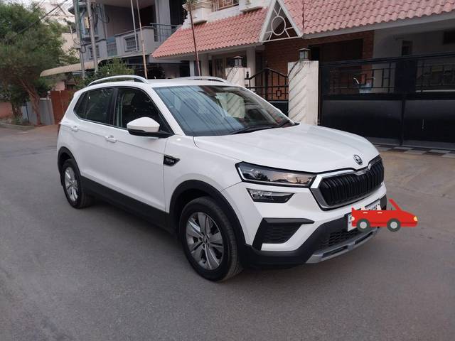 https://images10.gaadi.com/usedcar_image/3920040/original/processed_edff6751a353ddb8ca6e21a93784af76.jpg?imwidth=6400