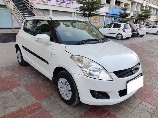 https://images10.gaadi.com/usedcar_image/3921521/original/processed_02f5229cb2e5f168408acce2f9265f33.jpg?imwidth=6400