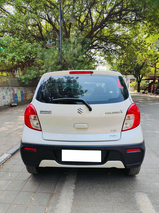 https://images10.gaadi.com/usedcar_image/3922184/original/processed_9865883485b5e1a01b40472b5c9dc411.jpg?imwidth=6402