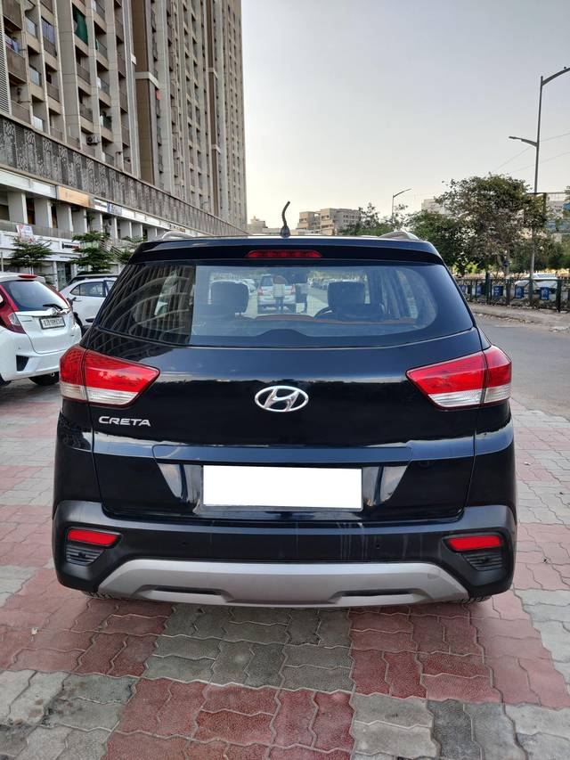 https://images10.gaadi.com/usedcar_image/3922357/original/processed_2412374b0a4e6e00fcfc900f2cff0e98.jpg?imwidth=6401