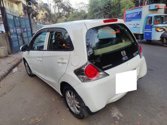 https://images10.gaadi.com/usedcar_image/3923059/original/processed_54b3c841aa5f88b2943b9e59a2608abd.jpg?imwidth=6402