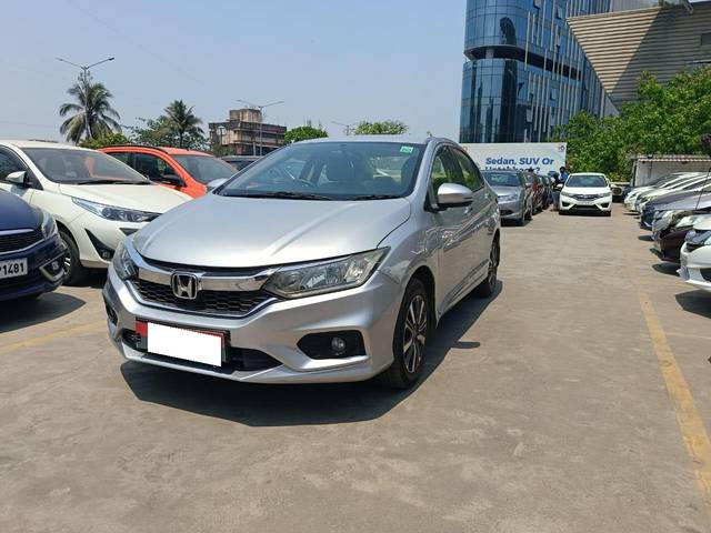 https://images10.gaadi.com/usedcar_image/3924365/original/processed_b5f12ac12095d490abc266987d6281a9.jpg?imwidth=6402