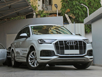 Audi Q7 Premium plus BSVI