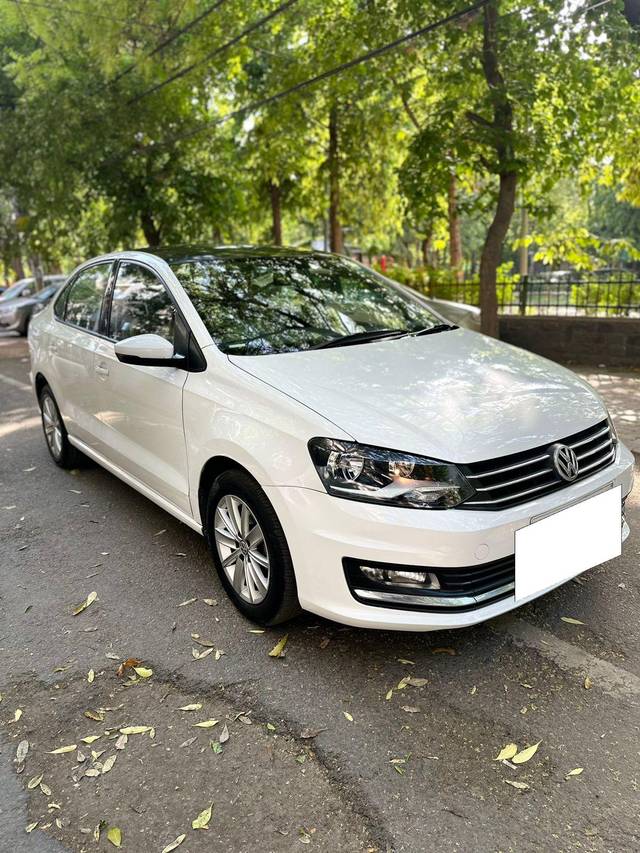 https://images10.gaadi.com/usedcar_image/3926322/original/processed_373f2a9a42ee1b93befc7052f8b123f3.jpg?imwidth=6400