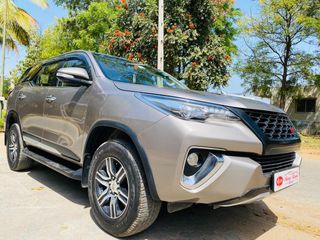 Toyota Fortuner 2016-2021 Toyota Fortuner TRD Sportivo 2.8 2WD AT