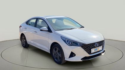Hyundai Verna SX IVT
