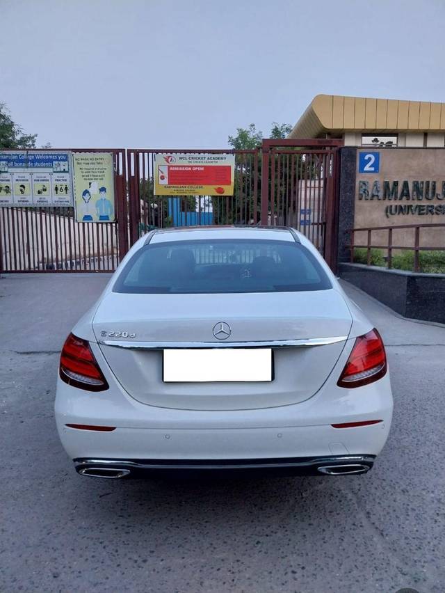 https://images10.gaadi.com/usedcar_image/3929866/original/processed_05fc8f9014769c1d2598175233169711.jpg?imwidth=6402