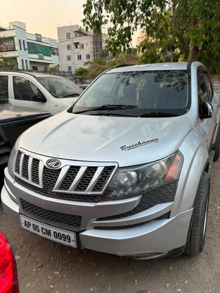 Mahindra XUV500 2011-2015 Mahindra XUV500 W8 2WD