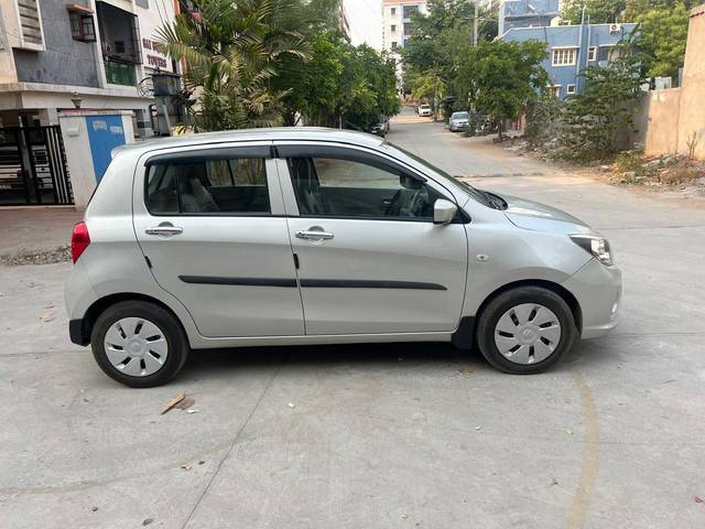 https://images10.gaadi.com/usedcar_image/3935212/original/processed_9bd025133390f7f01c0dc0ea283f9402.jpg?imwidth=6401