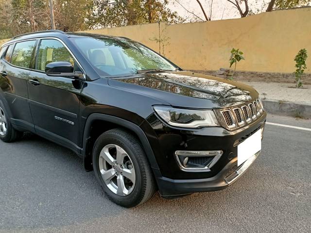 https://images10.gaadi.com/usedcar_image/3935423/original/processed_00fbf5723a7b577951c79d8b2eb22db2.jpg?imwidth=6400