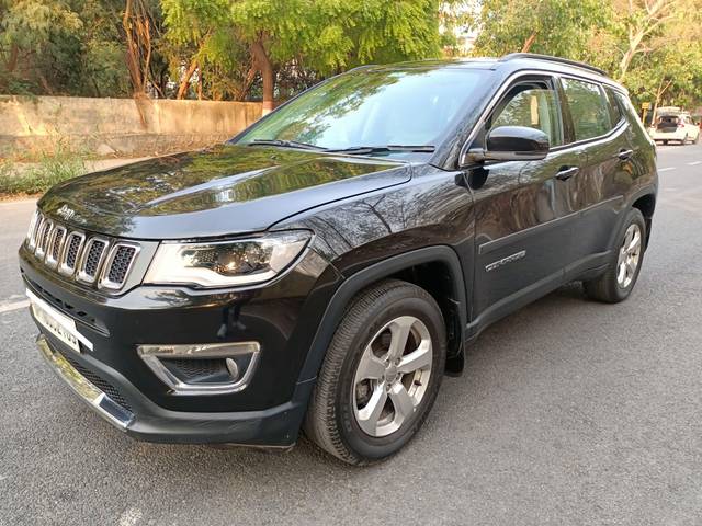 https://images10.gaadi.com/usedcar_image/3935423/original/processed_b3840a9ad3c36fda7cfc9d16fcb01243.jpg?imwidth=6402