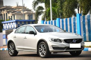 Volvo S60 Cross Country Volvo S60 Cross Country D4 AWD