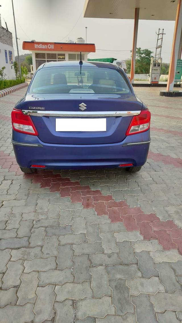 https://images10.gaadi.com/usedcar_image/3938901/original/processed_b9aa16d87b5de4a02611aee968ae7356.jpg?imwidth=6402