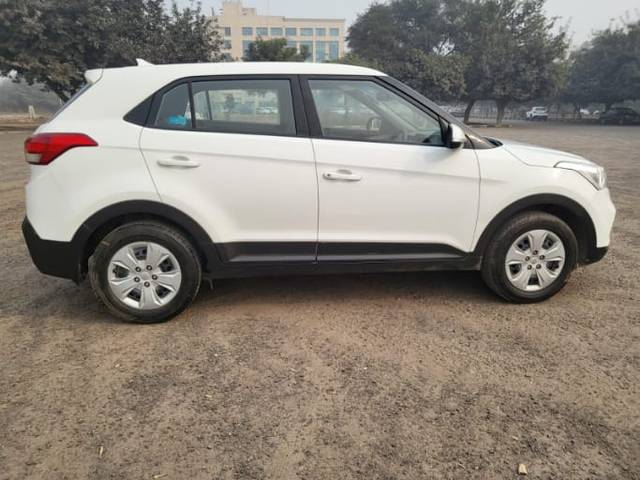 https://images10.gaadi.com/usedcar_image/3940681/original/34f15e3fa731df66330dc01ba5c5c2f8.jpg?imwidth=6401