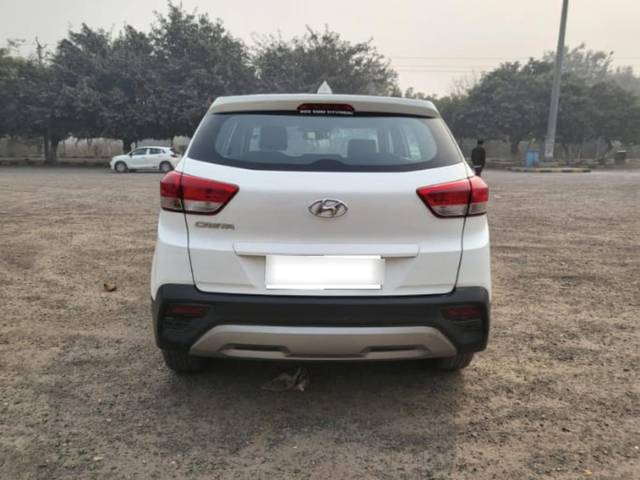 https://images10.gaadi.com/usedcar_image/3940681/original/processed_9355c01ba10a783e4d1ca0bb47d05bad.jpg?imwidth=6402