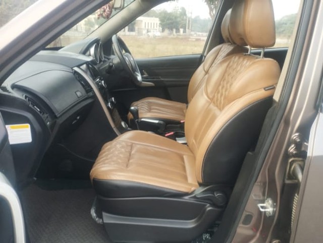 Second-hand 2018 Mahindra XUV500 W11 Option AT for sale in Faridabad-7
