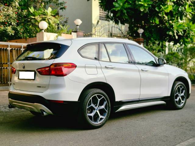 https://images10.gaadi.com/usedcar_image/3940830/original/processed_5ea89618574e1eb31bb4595ac8872ff4.jpg?imwidth=6401