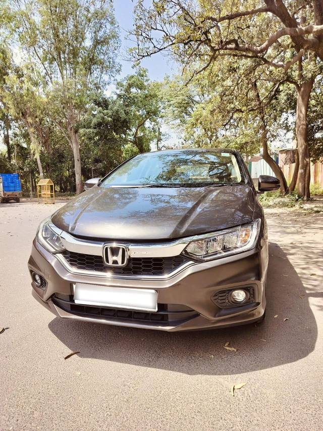 https://images10.gaadi.com/usedcar_image/3943225/original/processed_dc75fa411e7b4307ee79cee6a0ea07d8.jpg?imwidth=6401