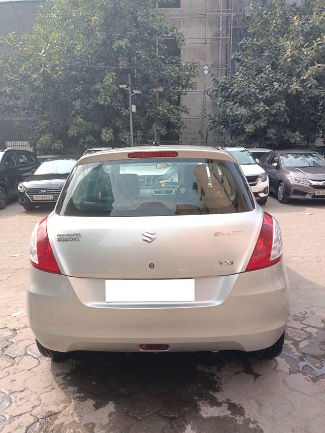 https://images10.gaadi.com/usedcar_image/3943837/original/processed_12e9e0f2ad1798e388c4e181a063e61e.jpg?imwidth=6402