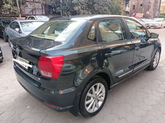 https://images10.gaadi.com/usedcar_image/3943843/original/processed_523611b03ec401c830bdef0156a407ea.jpg?imwidth=6401