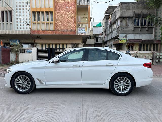 https://images10.gaadi.com/usedcar_image/3944249/original/processed_08cd1b17592eba0f3e63fe0cbaaca42e.jpg?imwidth=6402