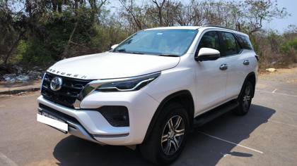 Toyota Fortuner 4X2 Diesel AT BSVI Toyota Fortuner 4X2 Diesel AT BSVI