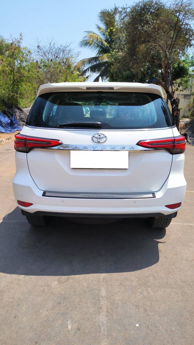 https://images10.gaadi.com/usedcar_image/3945526/original/processed_200943001009e7705e9f25e23c7019db.jpg?imwidth=6402