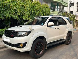 Toyota Fortuner 2011-2016 Toyota Fortuner 4x2 AT TRD Sportivo