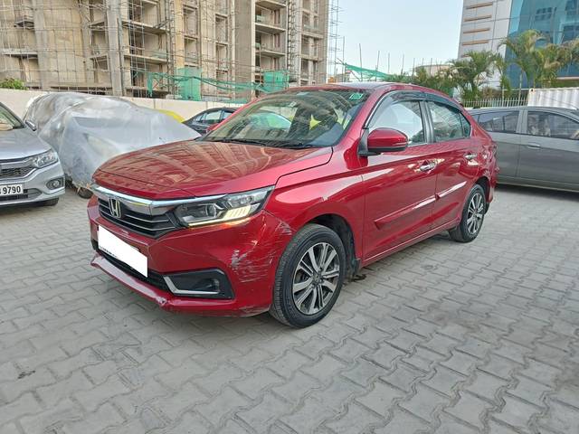 https://images10.gaadi.com/usedcar_image/3947224/original/processed_b903572a96fab206a9168c80da2eaa48.jpeg?imwidth=6402