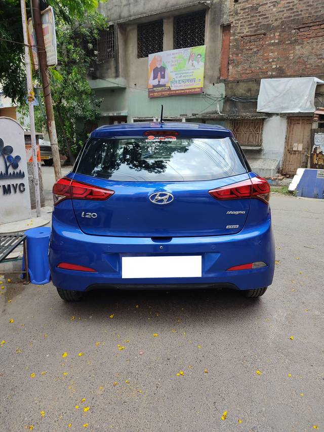 https://images10.gaadi.com/usedcar_image/3947442/original/processed_059942b4bf03e5e3bd5c13d47a1eb220.jpg?imwidth=6401