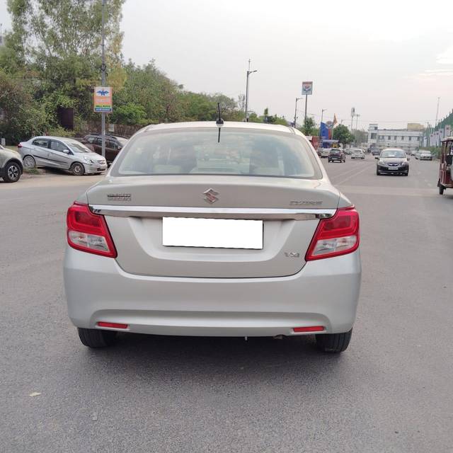 https://images10.gaadi.com/usedcar_image/3948223/original/processed_1f4dea05854bb1ddb8bbcca75f64f106.jpg?imwidth=6402