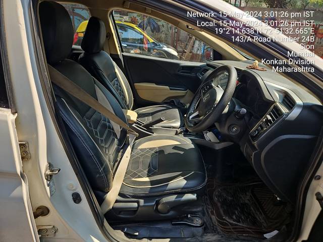 https://images10.gaadi.com/usedcar_image/3948767/original/c2eb4837d29b9bd661e6c9a7e6d2d155.jpg?imwidth=6402