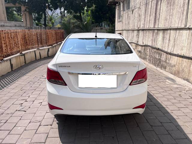 https://images10.gaadi.com/usedcar_image/3950042/original/processed_2b1dc9dfb45f2c640aab37a61117d286.jpg?imwidth=6401