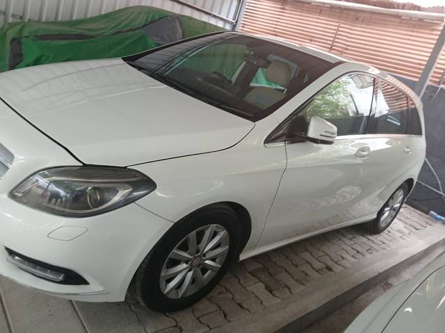 https://images10.gaadi.com/usedcar_image/3954278/original/bf906eb11ab24d9271792baa801fe767.jpg?imwidth=6400