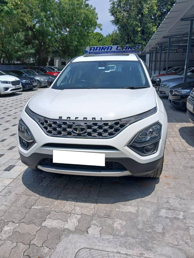 https://images10.gaadi.com/usedcar_image/3955481/original/processed_b2e6720ad68dc666b30f5b5fb9975508.jpg?imwidth=6400