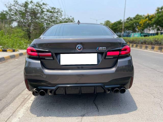 https://images10.gaadi.com/usedcar_image/3955556/original/processed_2ebe2e9ec1e949a315904b45377af99e.jpg?imwidth=6402