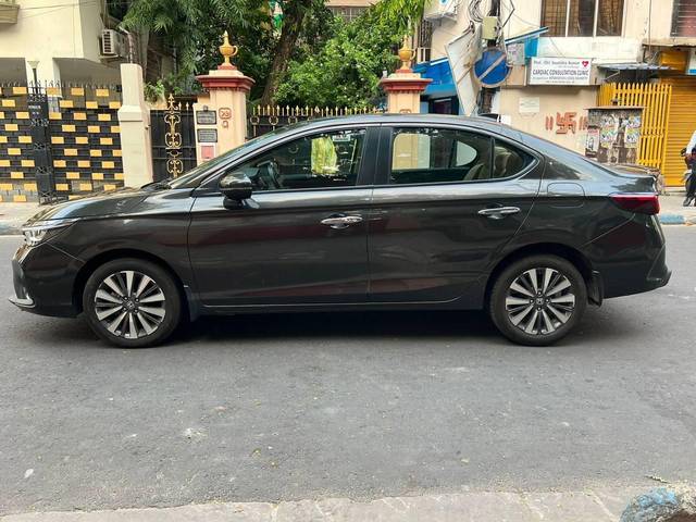 https://images10.gaadi.com/usedcar_image/3955865/original/processed_a536d80a145c17d3522f857227ac67e8.jpg?imwidth=6402