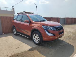 Mahindra XUV500 Mahindra XUV500 W10 1.99 mHawk