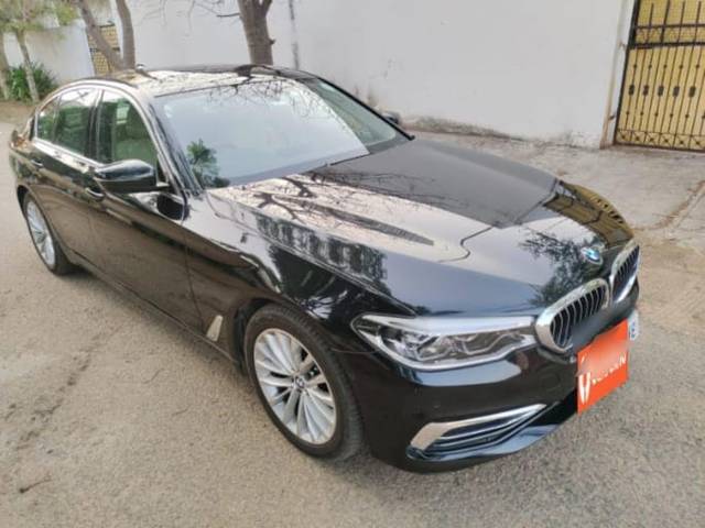 https://images10.gaadi.com/usedcar_image/3956983/original/4b6fc6f503fdc69494305ce352f92e08.jpg?imwidth=6400