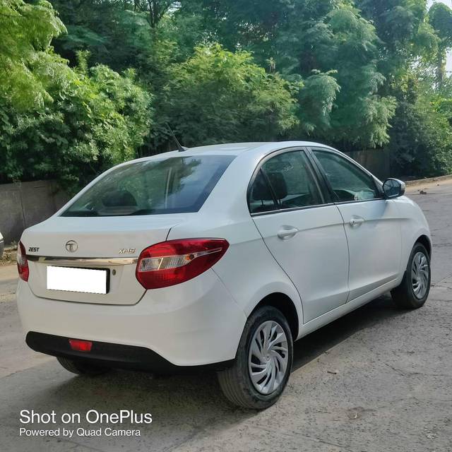 https://images10.gaadi.com/usedcar_image/3959063/original/processed_36f4729acaaaa29a00ff14a39c8e26b2.jpg?imwidth=6402