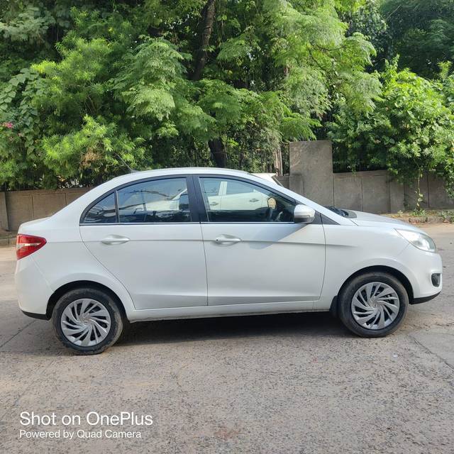 https://images10.gaadi.com/usedcar_image/3959063/original/processed_d544f0c0d2d1a60ee01505953a50fc19.jpg?imwidth=6401