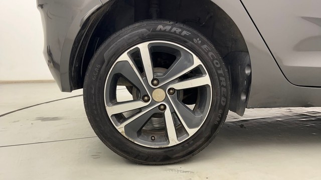 Second-hand 2022 Tata Altroz XZ Plus for sale in Kolkata-18